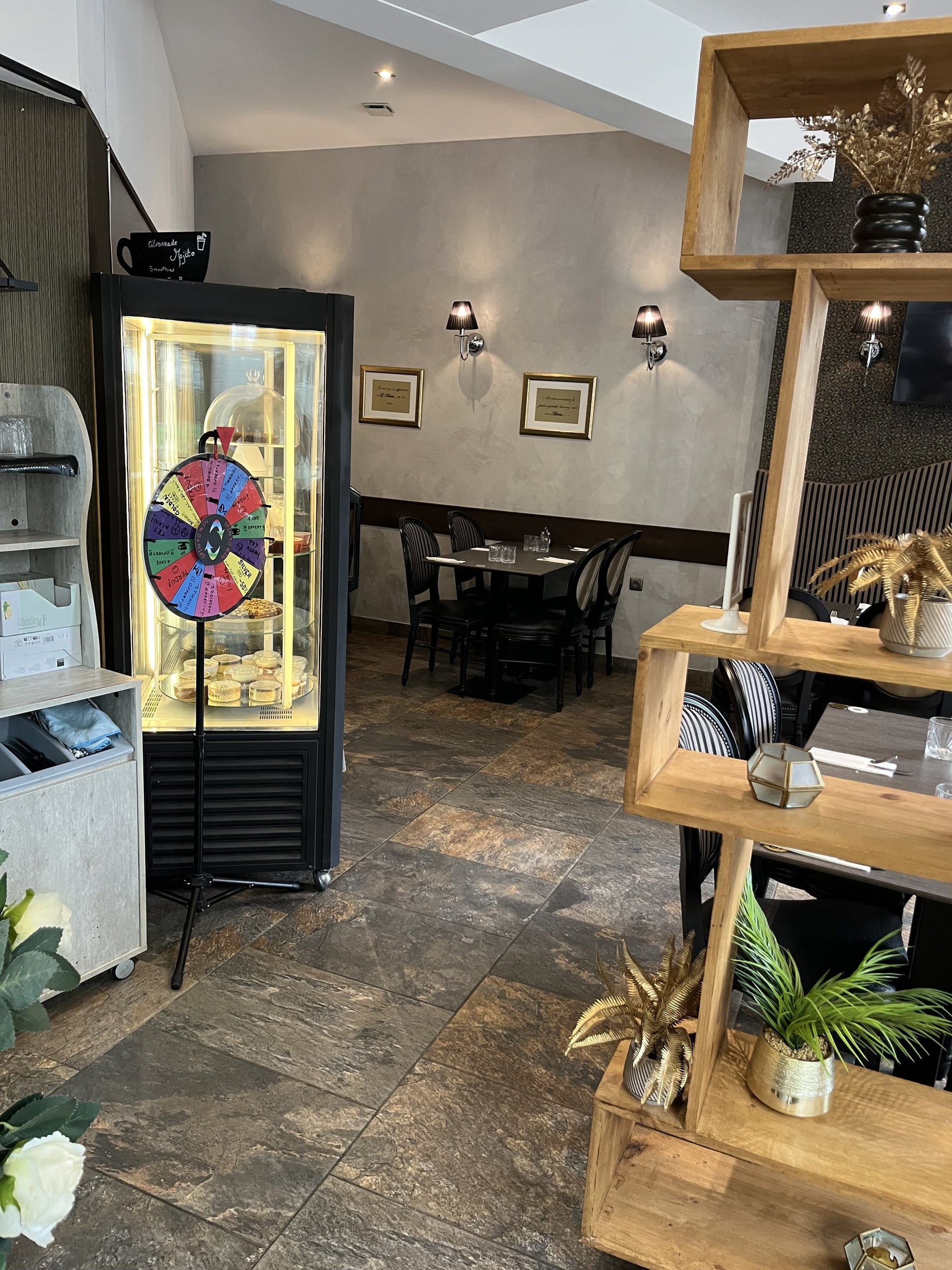 Comptoir et vitrine